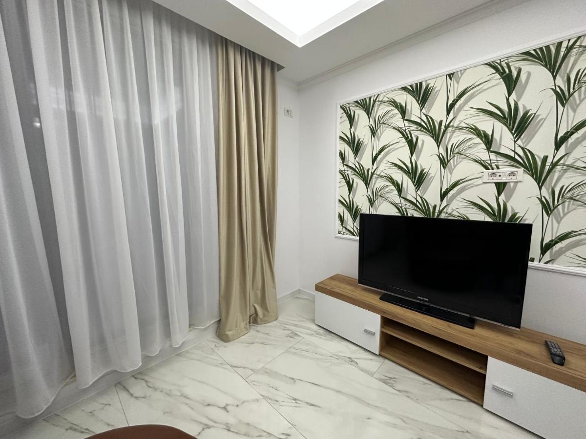 Golden Garden Luxury Apartment In Бухарест Экстерьер фото